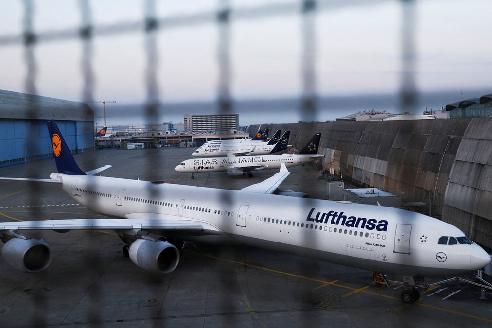 Avions de lufthansa a l'aeroport de francfort