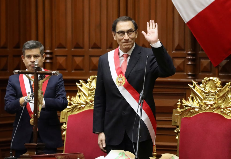Le congres peruvien investit un nouveau president de la republique