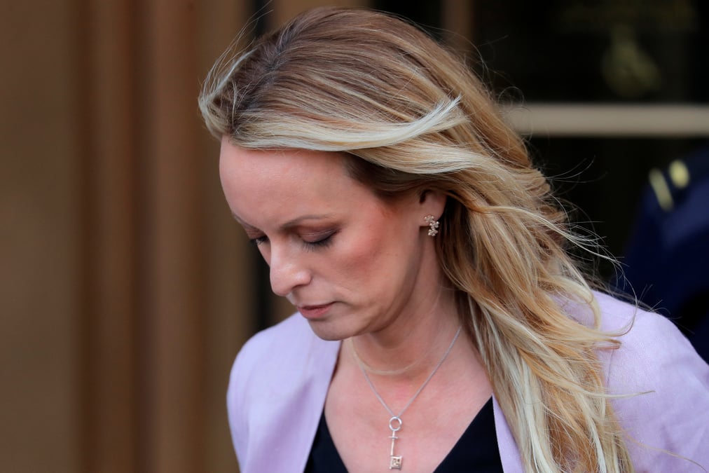 Trump s'est personnellement implique pour faire taire stormy daniels, selon wsj