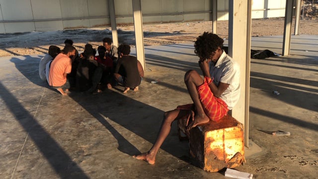 Libye: les corps de 55 migrants repeches apres un naufrage