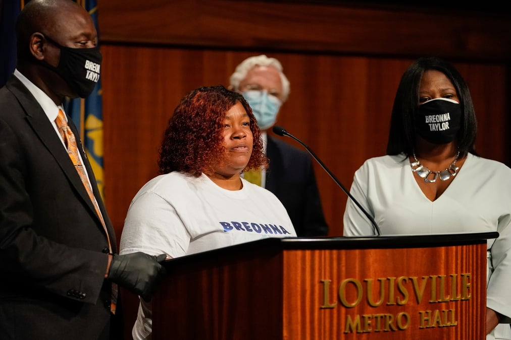 Usa: louisville va verser 12 millions de dollars a la famille de breonna taylor