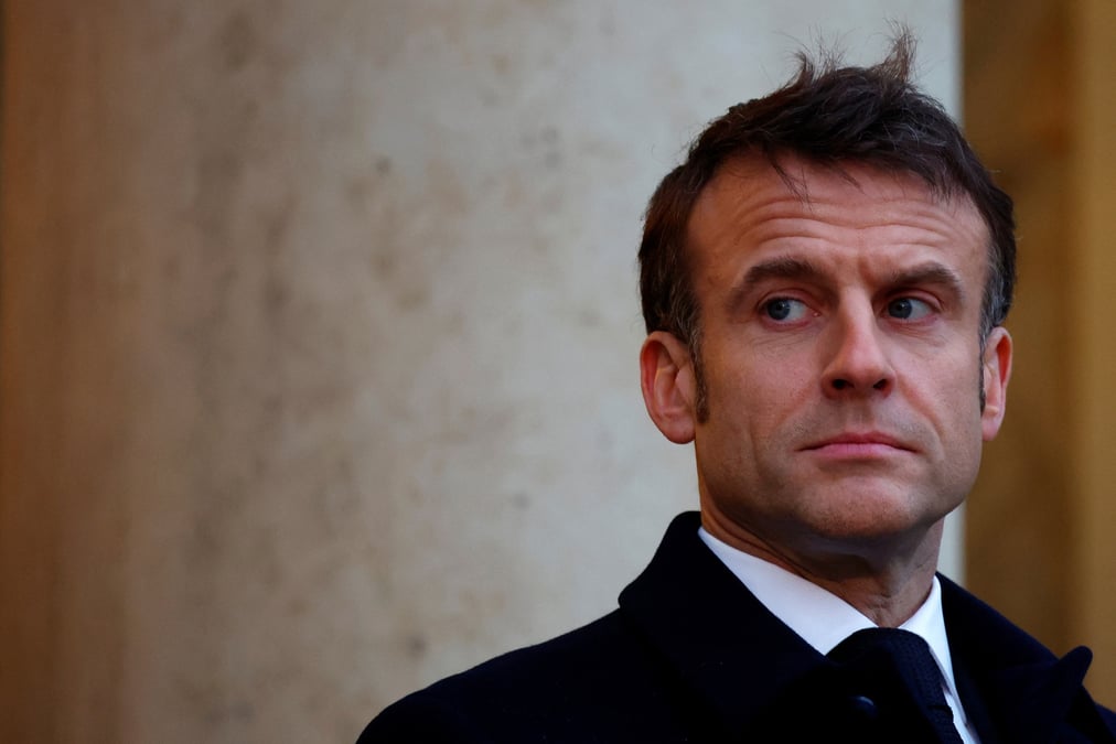 Emmanuel Macron reçoit ce jeudi les responsables de parti pour évoquer le conflit.