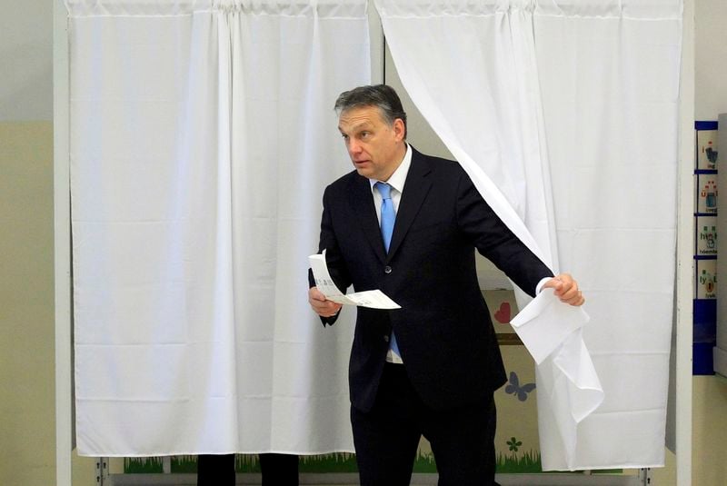 Début des élections législatives en Hongrie, Orban favori