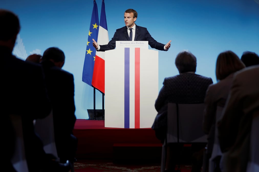 Macron a raison de reformer mais fait de mauvais choix, selon un sondage