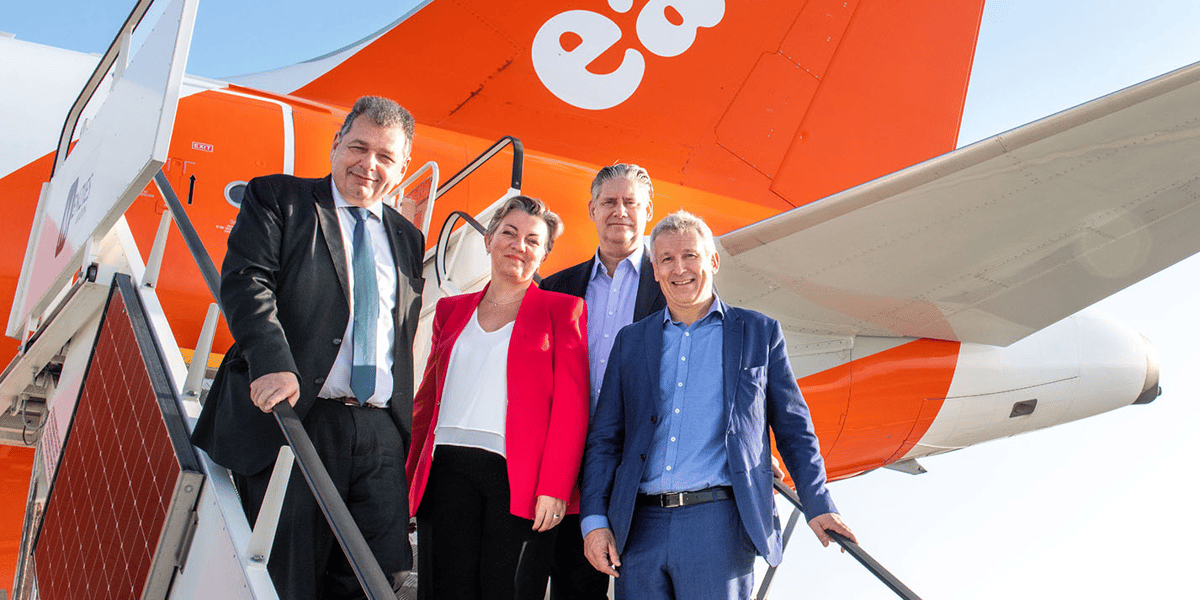 Bertrand Godinot, directeur général France d'Easyjet (à dr.), en compagnie (de g. à dr.) de Franck Goldnadel, président du directoire des Aéroports de la Côte d'Azur, Isabelle Baumelle, directrice des opérations et du développement des compagnies des Aéroports de la Côte d'Azur, et de Johan Lundgren directeur général d'Easyjet, à l'occasion des 10 ans de la base de Nice en 2022.