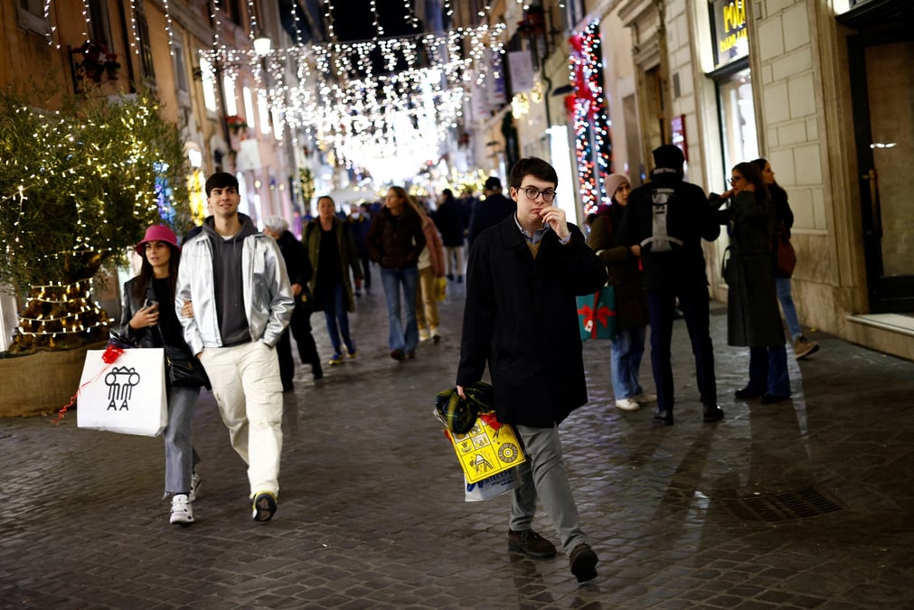 Une rue commercante a rome