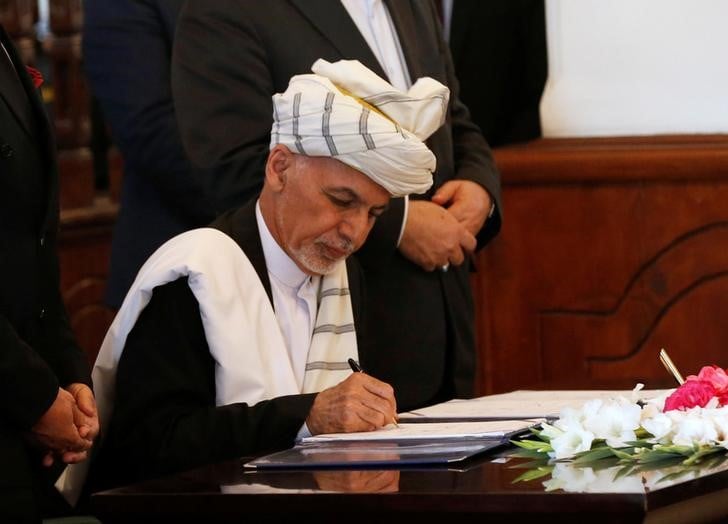 Le president afghan refuse de limoger ses ministres