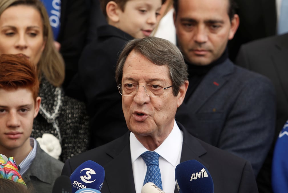 Presidentielle a chypre, avec la partition en toile de fond
