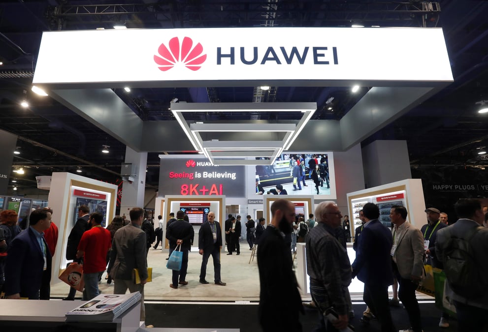 Telecoms: la france compte agir face aux "risques" poses par huawei