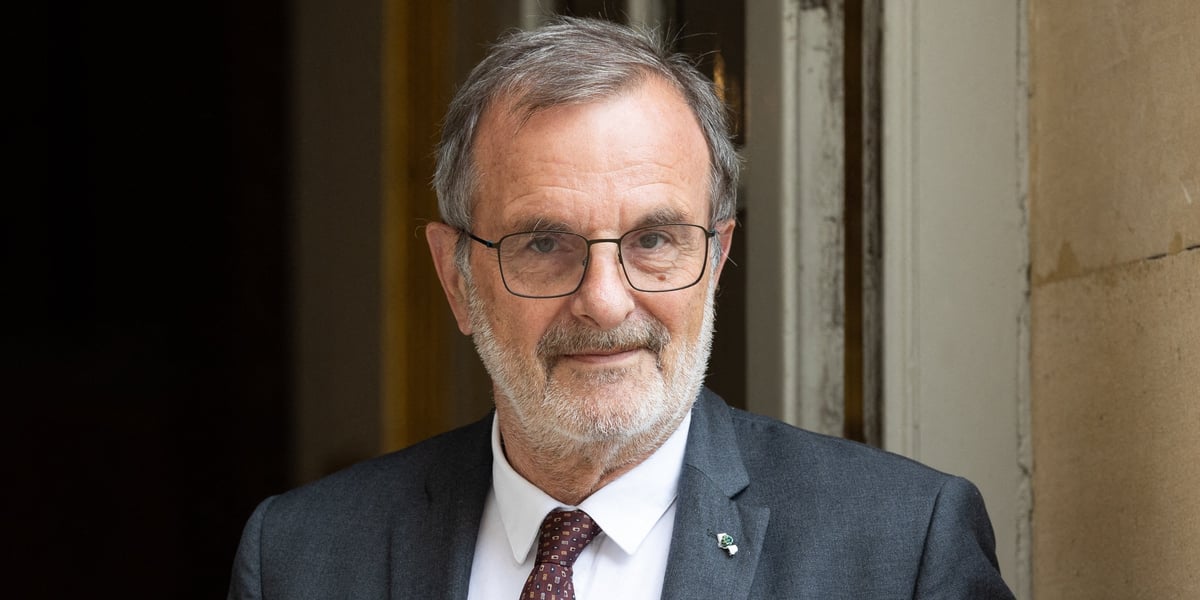 Par le passé, Jean-François Carenco a été préfet de Guadeloupe et de Saint-Pierre-et-Miquelon.