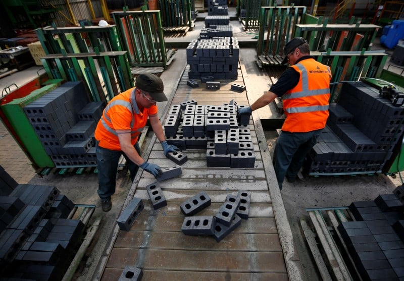 Net ralentissement dans l'industrie en grande-bretagne en avril