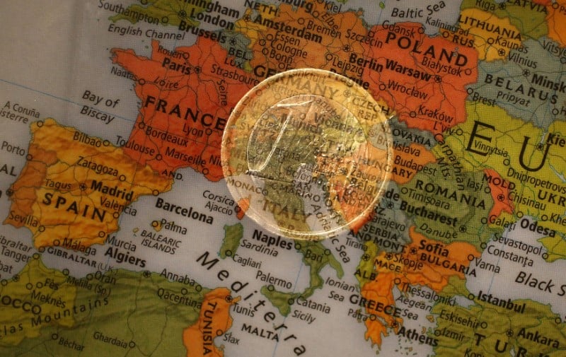 La croissance en zone euro ralentit mais reste robuste