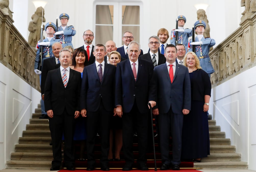 Le president tcheque nomme un nouveau gouvernement