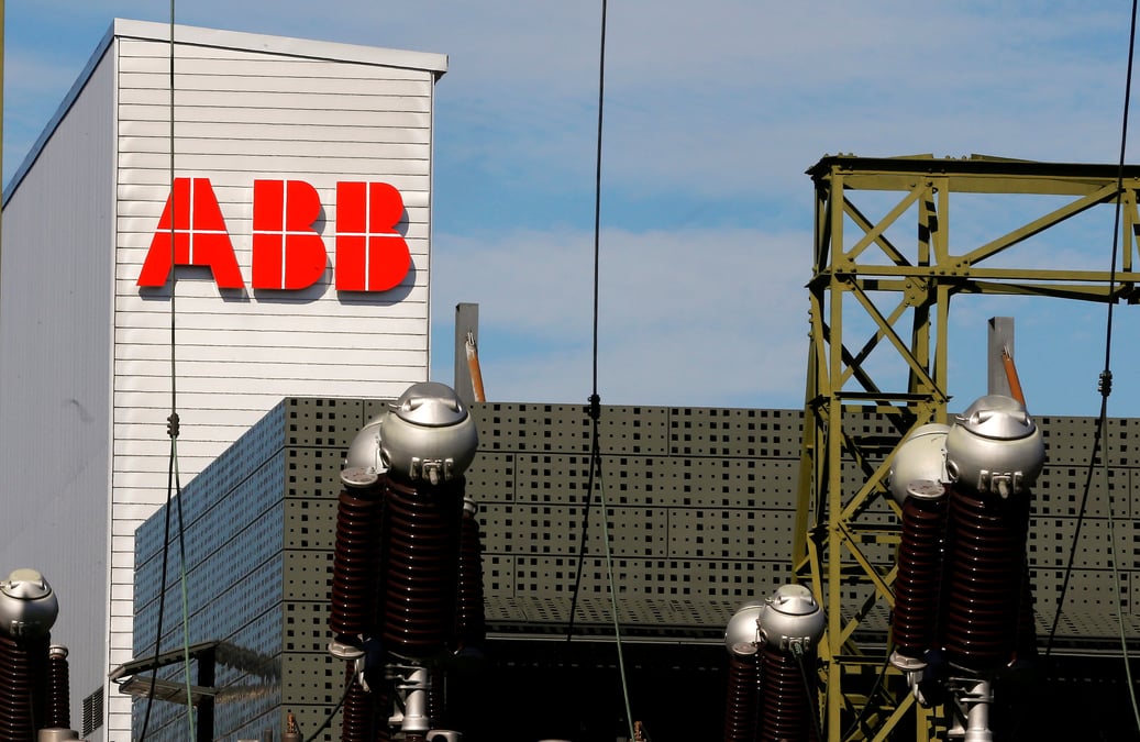 Abb discute avec le japonais hitachi de sa division power grids