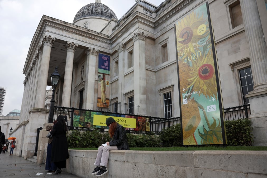 Des manifestants pour le climat seront condamnes pour avoir jete de la soupe sur "les tournesols" de van gogh, a londres
