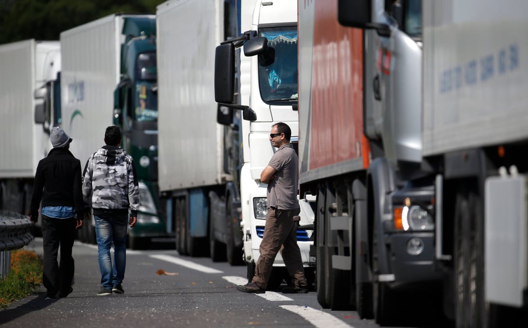 Un migrant retrouve mort sur le site d’eurotunnel a calais