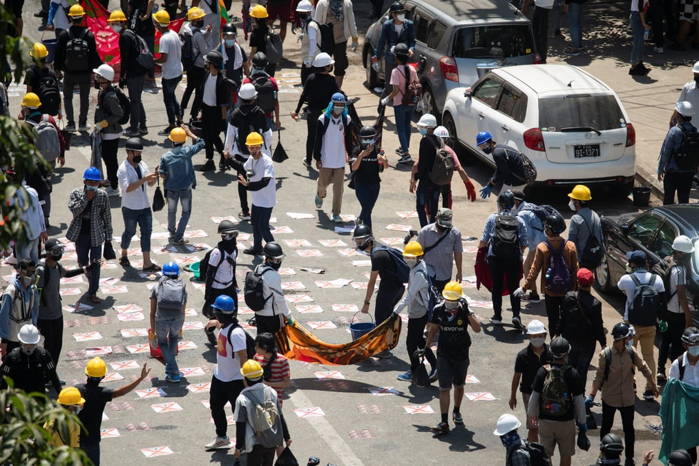 Birmanie: la police birmane tire sur les manifestants, un mort