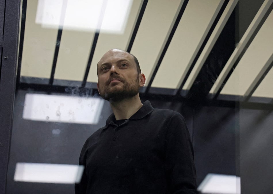 L'opposant russe vladimir kara-mourza, lors d'une audience au tribunal a moscou