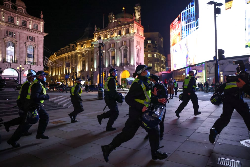 Coronavirus/grande-bretagne: plus de 100 arrestations a londres pour non-respect du confinement
