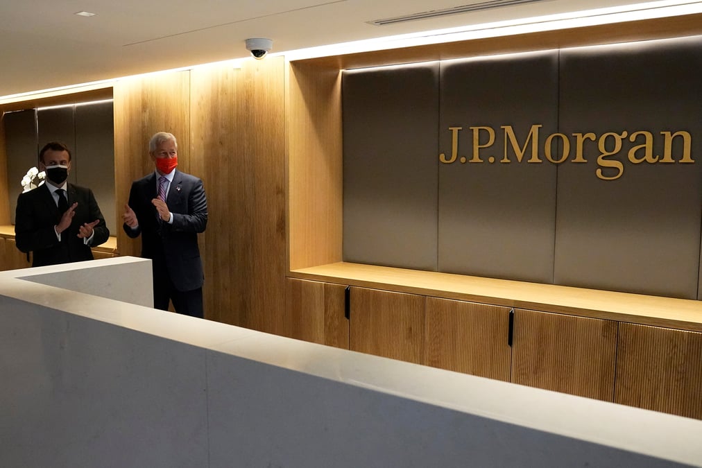 Paris inaugure le nouveau hub de jp morgan sur fond de brexit