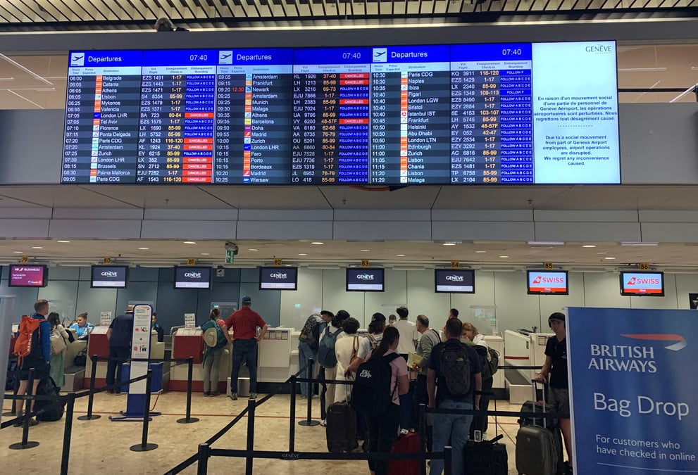 Les employes de l'aeroport de geneve se mettent en greve pour protester contre une politique salariale
