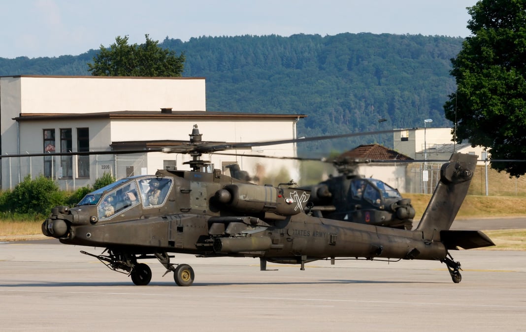 Un hélicoptère Apache sur la base de l'US Air Force à Rammstein en Allemagne le 6 juin 2023 (photo d'illustration).