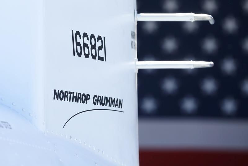 Northrop grumman obtient le marche du nouveau bombardier us