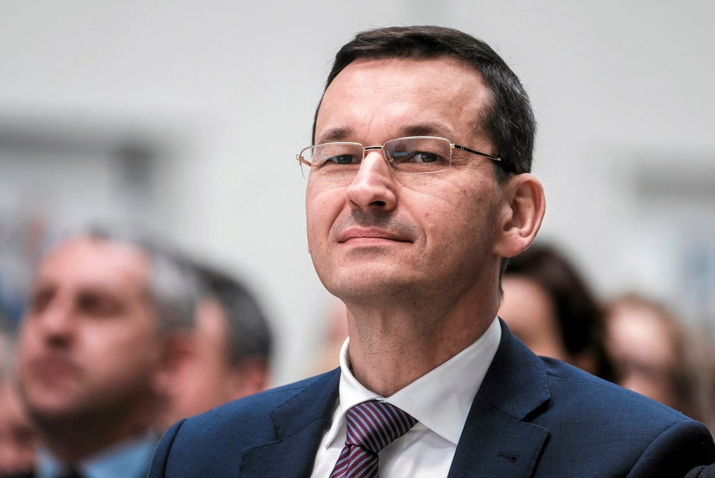 Mateusz morawiecki devient premier ministre en pologne