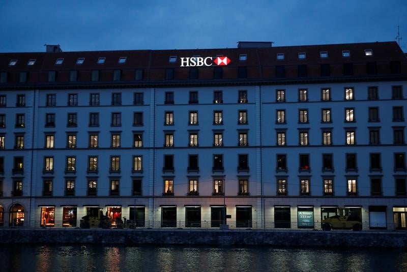 Hsbc: benefice plus que double en 2017 mais en deca du consensus