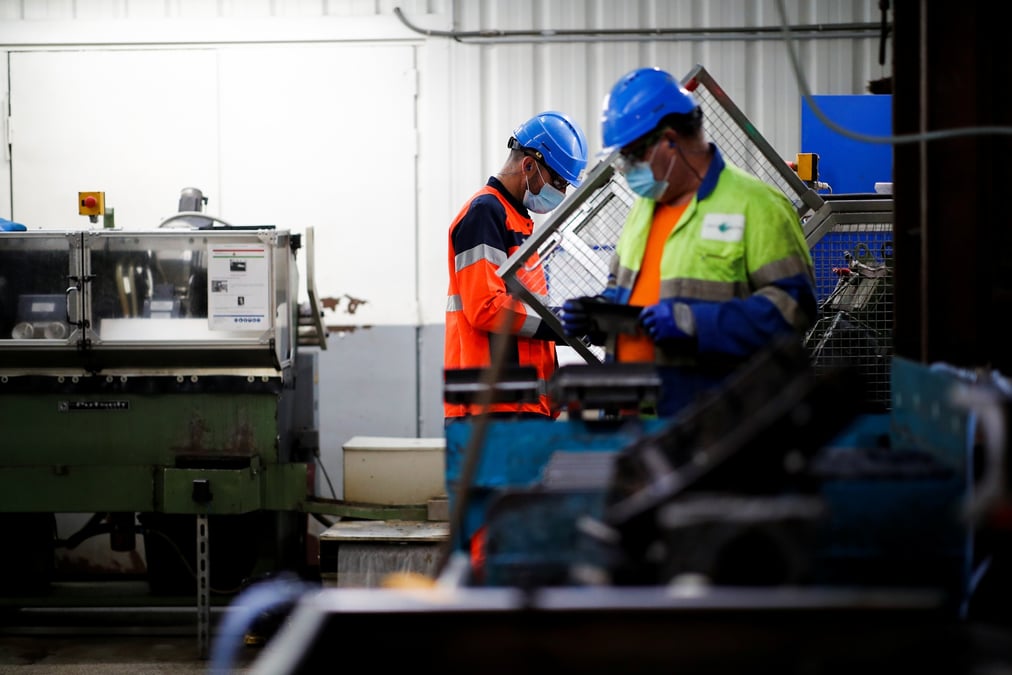 France: l'economie devrait ralentir jusqu'a stagner fin 2022, selon l'insee