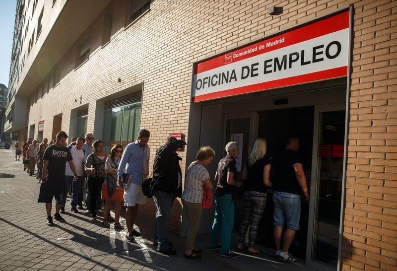 Première hausse du nombre de chômeurs en Espagne en six mois
