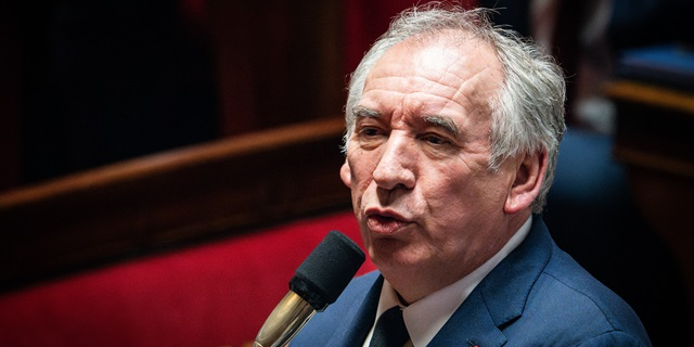 François Bayrou avait plaidé le 23 décembre pour un retour de l'objectif de déficit public « autour » de 5% ou « un peu plus » en 2025.