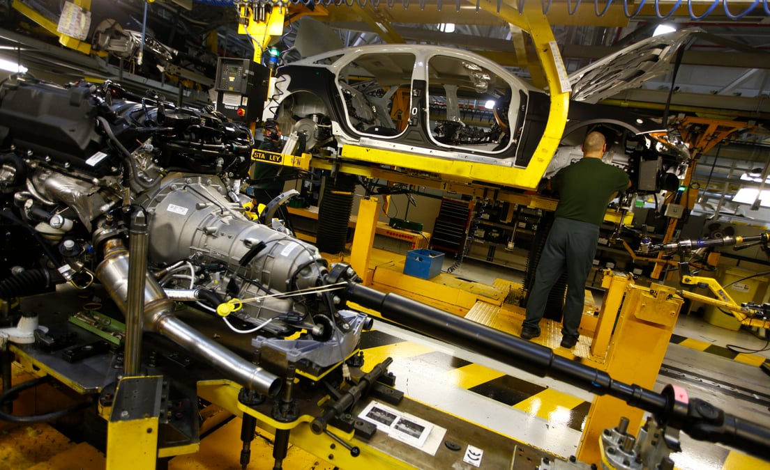 Jaguar reduit la cadence a castle bromwich