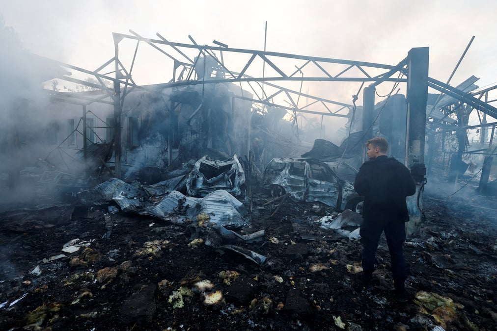 Quartier residentiel endommage par un tir de missile russe, a kyiv