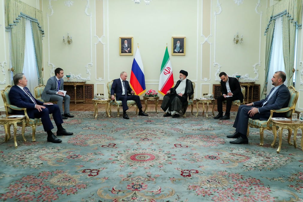 Photo d'archives du president russe, vladimir poutine, lors de la rencontre avec le president iranien, ebrahim raisi a teheran