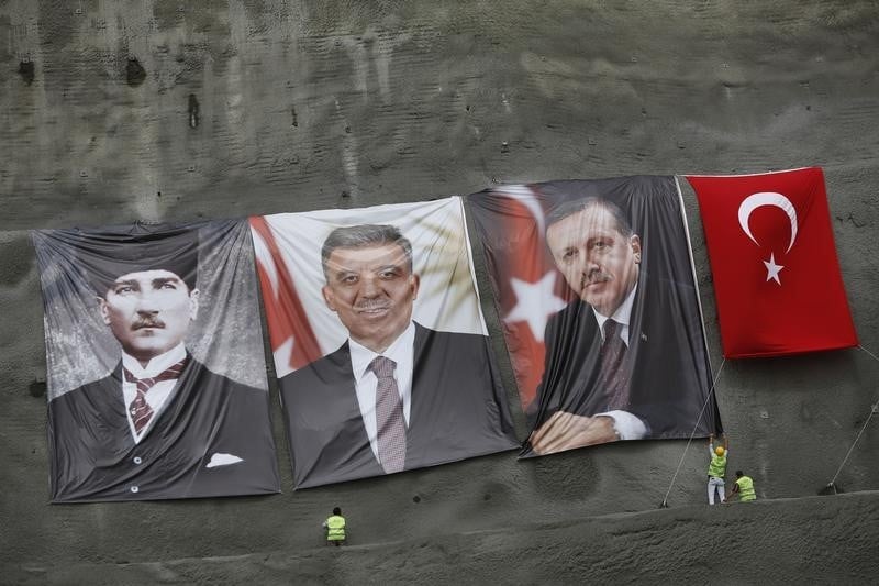 Abdullah Gül exclut un "modèle Poutine-Medvedev" en Turquie