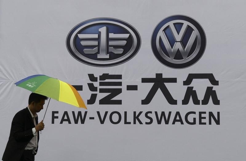 Des constructeurs automobiles reduisent leur production en chine
