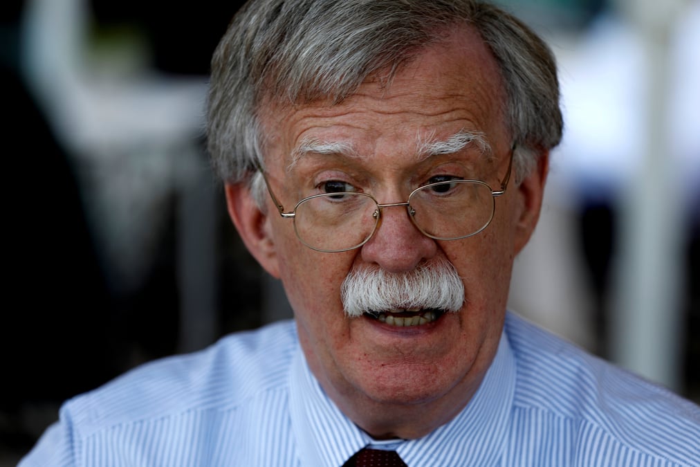 L'europe doit choisir entre l'iran et les etats-unis, dit bolton