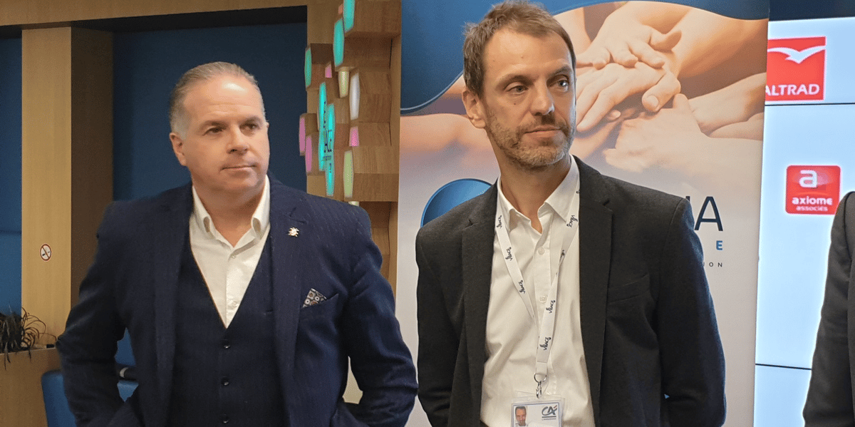 Olivier Chalon (à gauche) passe le relais à Patrick Brusley, nouveau maire du Village by CA Montpellier
