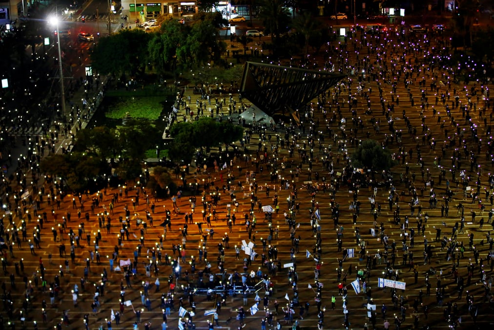Israel: manifestation, avec distanciation sociale, contre netanyahu