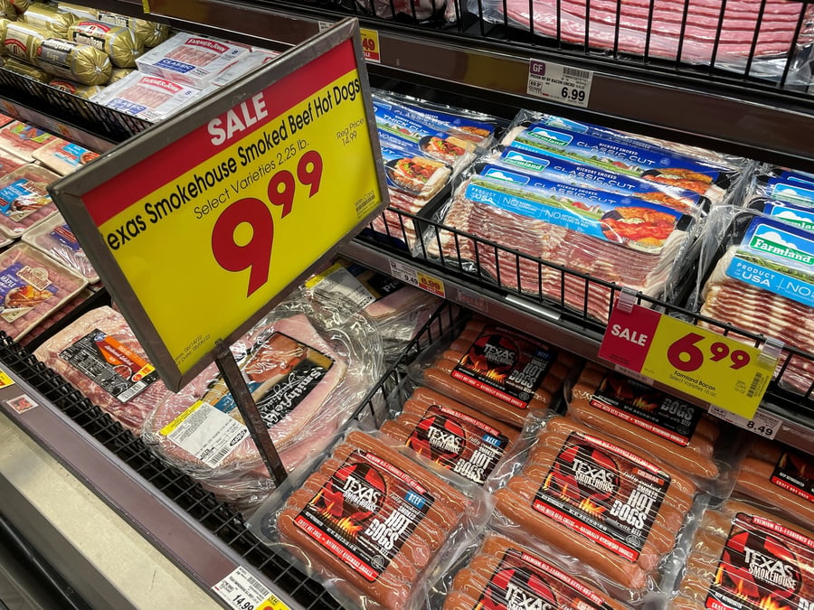 Un supermarche a los angeles affiche des prix en promotion