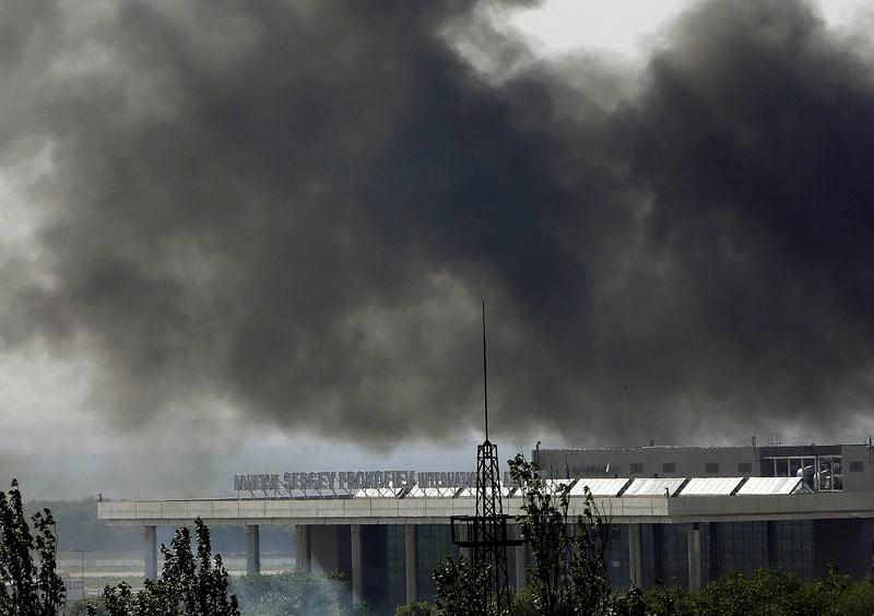 Combats pour le contrôle de l'aéroport de Donetsk