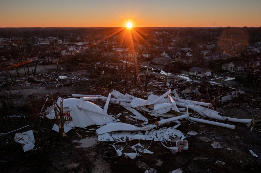 Etats-unis: le kentucky ramene le bilan des tornades a 64 morts