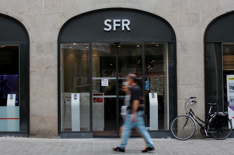 Sfr peine a reconquerir ses clients malgre les investissements