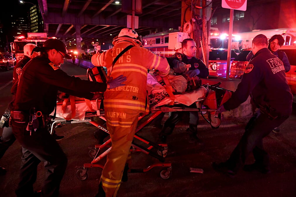 Crash d'un helicoptere a new york, deux morts