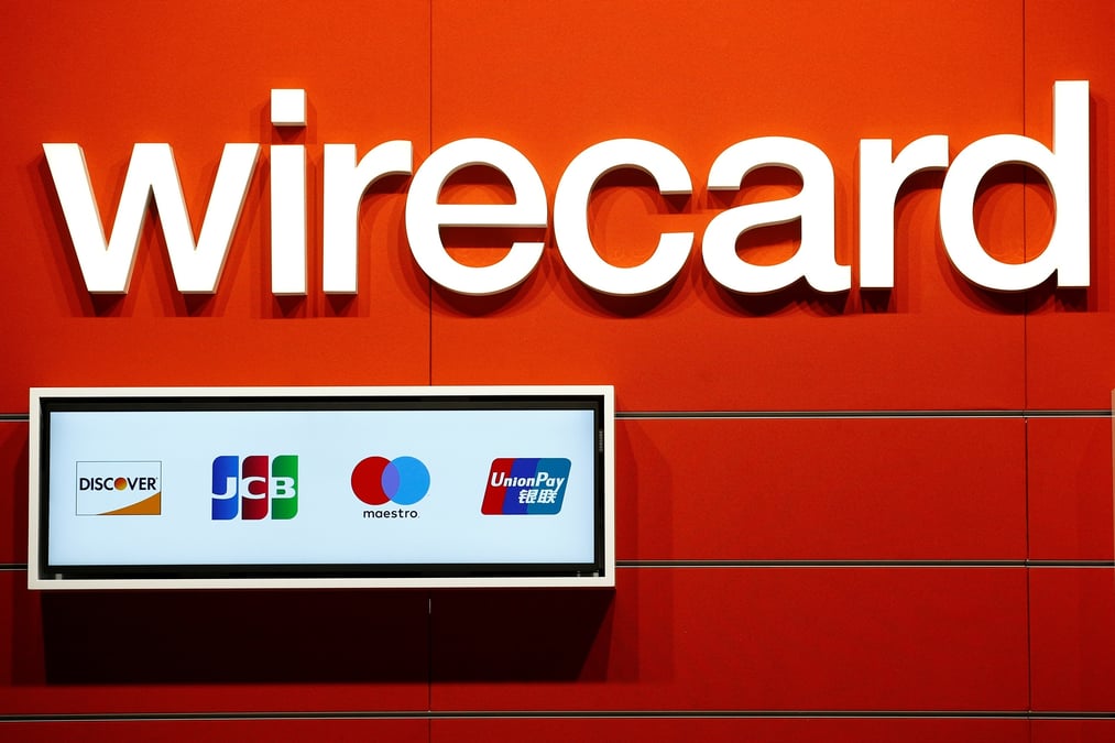 La firme revendique à ce jour plus de 300.000 entreprises clientes dans le monde et des accords passés avec les géants chinois du paiement mobile Alipay et WeChat, après ceux avec Apple et Google. Des clients ont néanmoins commencé à le déserter ces derniers jours, comme en France l'opérateur Orange qui songe à changer de partenaire pour sa filiale Orange Bank, selon la presse.