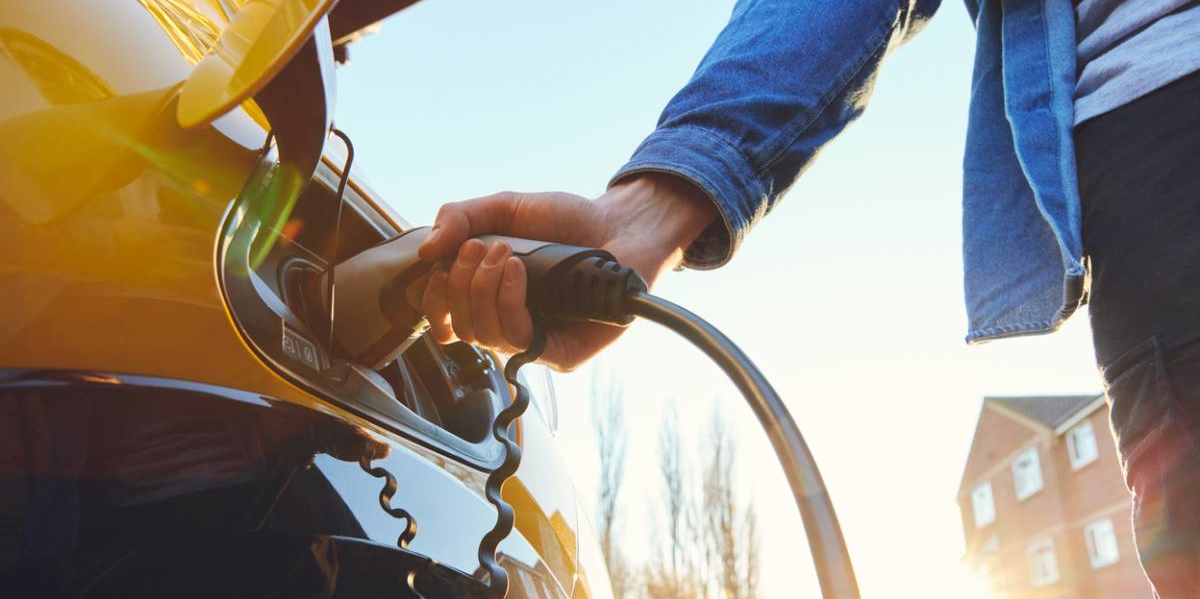 Petit bémol de cette année 2023 : en décembre, les ventes de voitures électriques neuves ont baissé, pour la première fois depuis avril 2020.