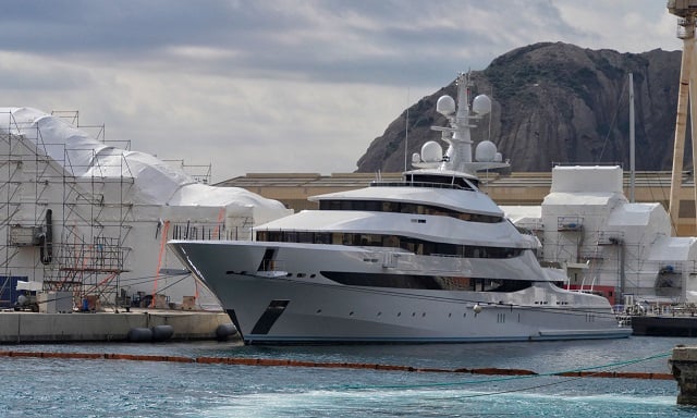 yacht
