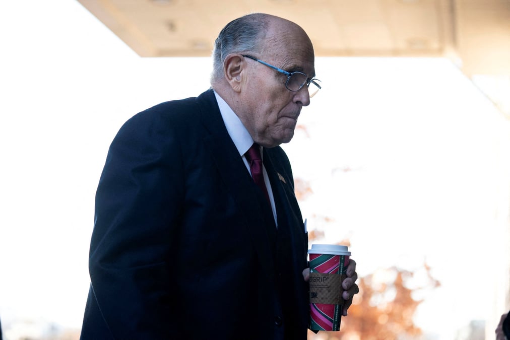 L'ancien maire de new york rudy giuliani assiste a un proces en diffamation au tribunal de district de washington
