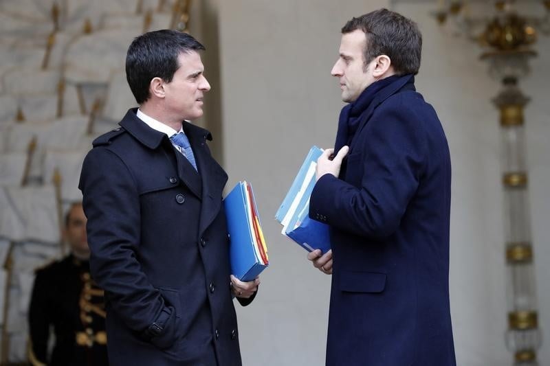 Valls tance macron
